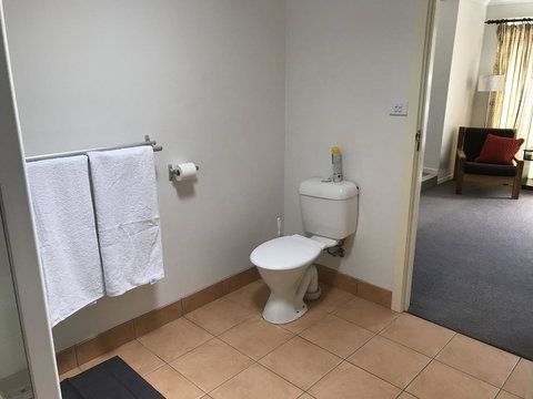 Oatlands Retreat - Tourism Cairns 11