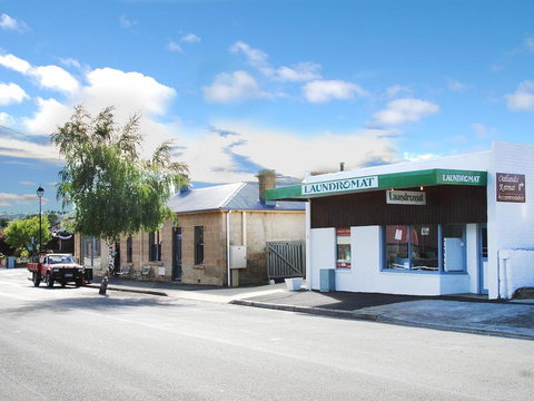 Oatlands Retreat - Tourism Cairns 1