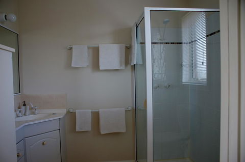 Shearwater Cottages - Tourism Cairns 9