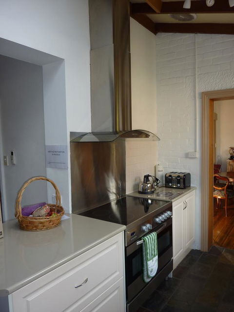 Eliza Cottage - Tourism Cairns 6