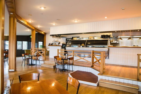 Freycinet Lodge - Tourism Cairns 4