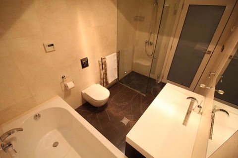 Sunny 3 Bedroom Apartment In Sandy Bay - Tourism Cairns 5