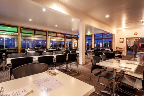 Beachfront Bicheno - Tourism Cairns 37