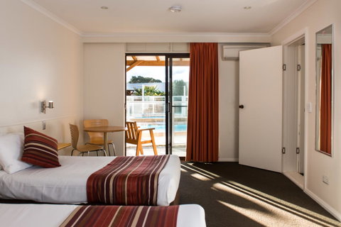 Beachfront Bicheno - Tourism Cairns 29