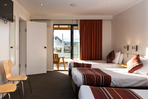Beachfront Bicheno - Tourism Cairns 30