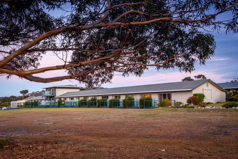 Beachfront Bicheno - Tourism Cairns 40