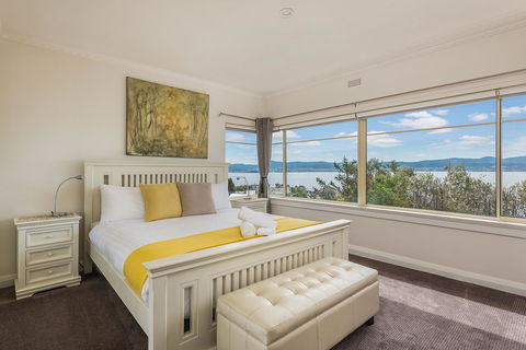 Sunrise On The Bay - Tourism Cairns 5