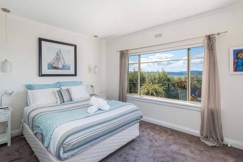 Sunrise On The Bay - Tourism Cairns 14