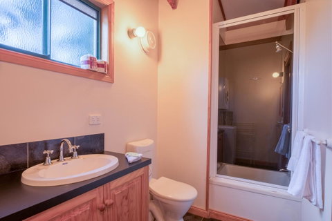 Freycinet Timber Cottage 1 - Tourism Cairns 2
