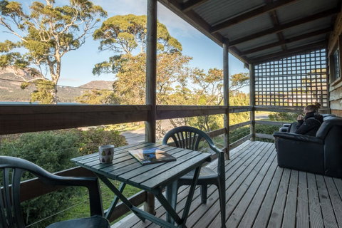 Freycinet Timber Cottage 1 - Tourism Cairns 3