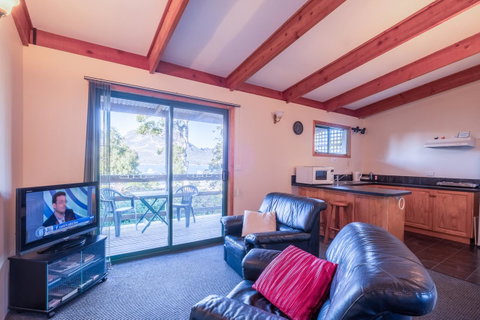 Freycinet Timber Cottage 1 - Tourism Cairns 1