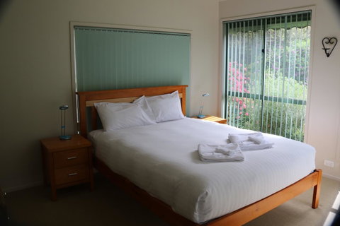 Hazards Beach House - Tourism Cairns 12