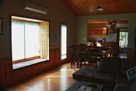 Hazards Beach House - Tourism Cairns 6