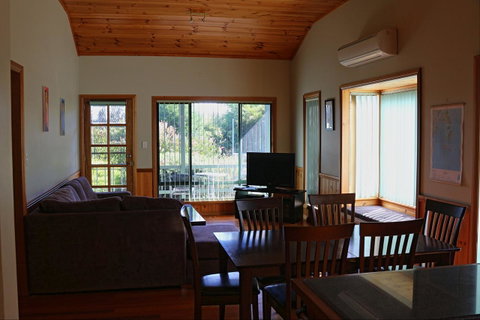 Hazards Beach House - Tourism Cairns 8