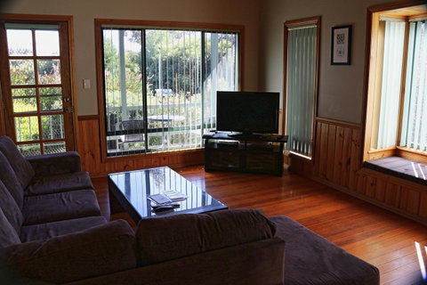 Hazards Beach House - Tourism Cairns 7