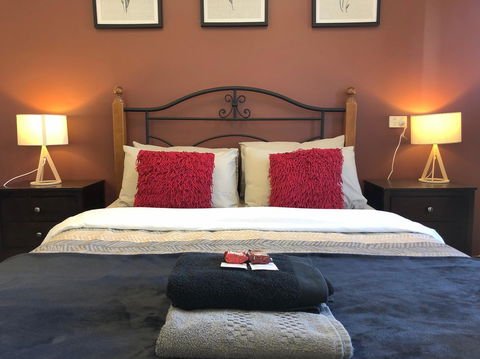 The Nook Backpackers - Tourism Cairns 3