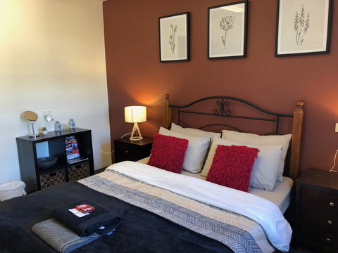 The Nook Backpackers - Tourism Cairns 26