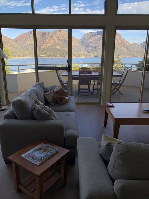 Freycinet Beach House - Tourism Cairns 9