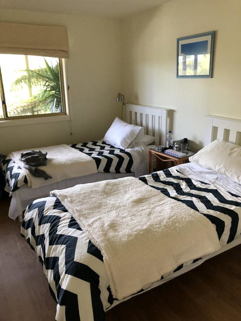 Freycinet Beach House - Tourism Cairns 6