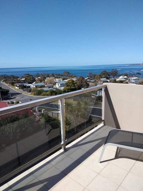 Bicheno Views On Douglas - Tourism Cairns 13