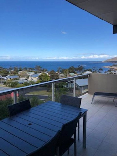 Bicheno Views On Douglas - Tourism Cairns 12