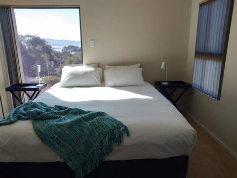 Bicheno Views On Douglas - Tourism Cairns 19