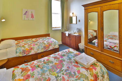 Astor Private Hotel - Tourism Cairns 13