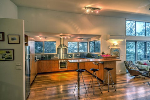 Freycinet Eco Luxe ~ Forest ~ Ocean ~ Mountain - Tourism Cairns 7