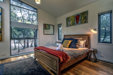 Freycinet Eco Luxe ~ Forest ~ Ocean ~ Mountain - Tourism Cairns 1