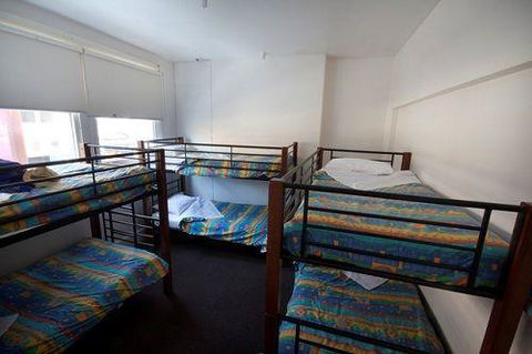 The Brunswick Hotel - Tourism Cairns 1