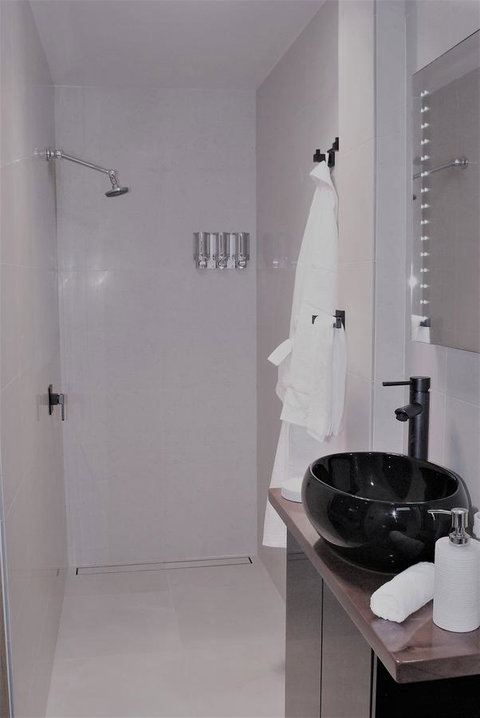 Malting Lagoon Guest House And Brewery - Tourism Cairns 13