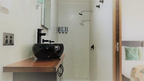 Malting Lagoon Guest House And Brewery - Tourism Cairns 4