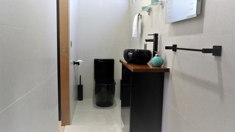 Malting Lagoon Guest House And Brewery - Tourism Cairns 7