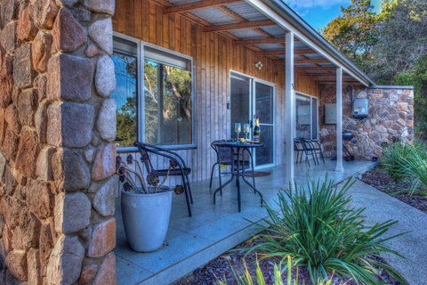 Freycinet Stone Studio 6 - Mica - Tourism Cairns 1