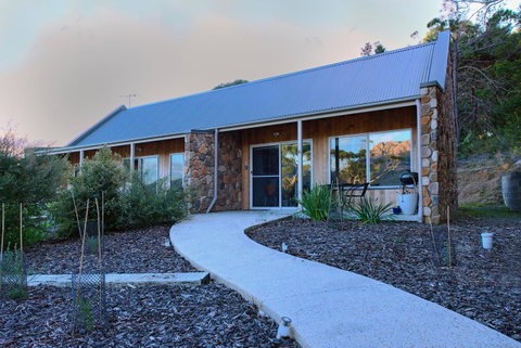 Freycinet Stone Studio 6 - Mica - Tourism Cairns 7