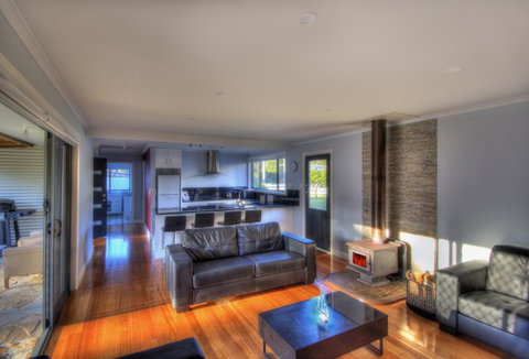 Muirs Beach Retreat - Tourism Cairns 6