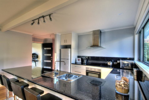 Muirs Beach Retreat - Tourism Cairns 4