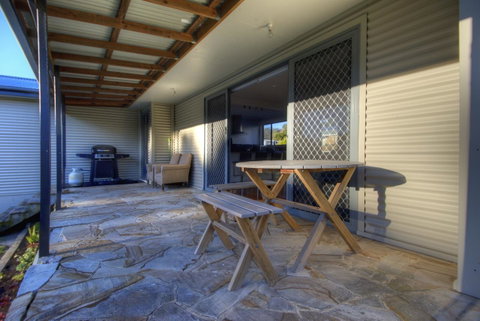 Muirs Beach Retreat - Tourism Cairns 13