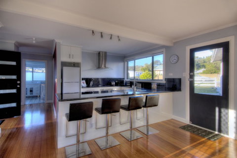 Muirs Beach Retreat - Tourism Cairns 2