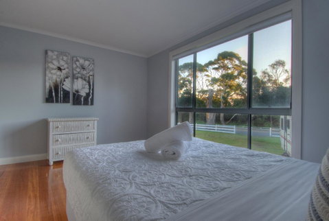 Muirs Beach Retreat - Tourism Cairns 3