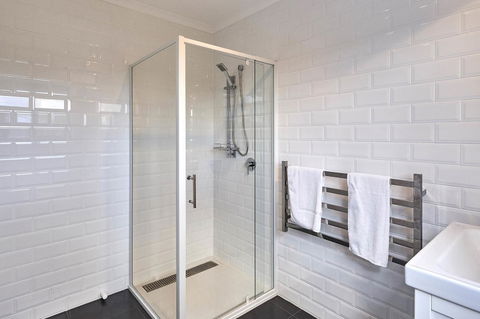 DOLPHIN LOOKOUT COTTAGE - Amazing Views Of The Bay Of Fires - Tourism Cairns 3