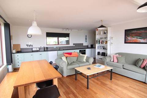 DOLPHIN LOOKOUT COTTAGE - Amazing Views Of The Bay Of Fires - Tourism Cairns 11