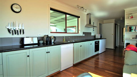 DOLPHIN LOOKOUT COTTAGE - Amazing Views Of The Bay Of Fires - Tourism Cairns 5