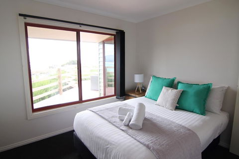 DOLPHIN LOOKOUT COTTAGE - Amazing Views Of The Bay Of Fires - Tourism Cairns 8