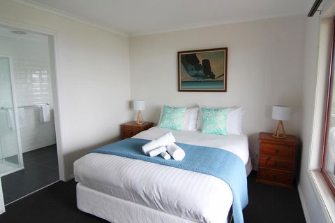 DOLPHIN LOOKOUT COTTAGE - Amazing Views Of The Bay Of Fires - Tourism Cairns 10