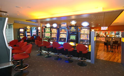 Bridge Hotel - Tourism Cairns 21