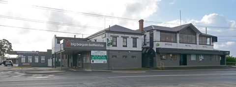 Bridge Hotel - Tourism Cairns 13