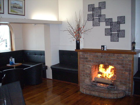 Bridge Hotel - Tourism Cairns 17