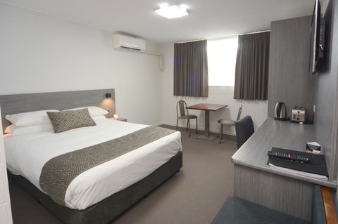 Bridge Hotel - Tourism Cairns 7