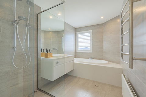 Nature & Relax House, Panoramic Sea View, Free Parking 37 - Tourism Cairns 5